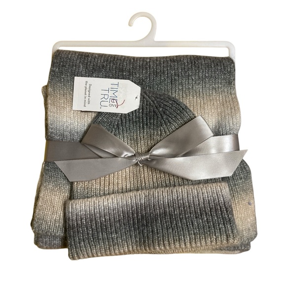Time And Tru Ombre Tie Dye Beanie And Scarf Set - Picture 2 of 10